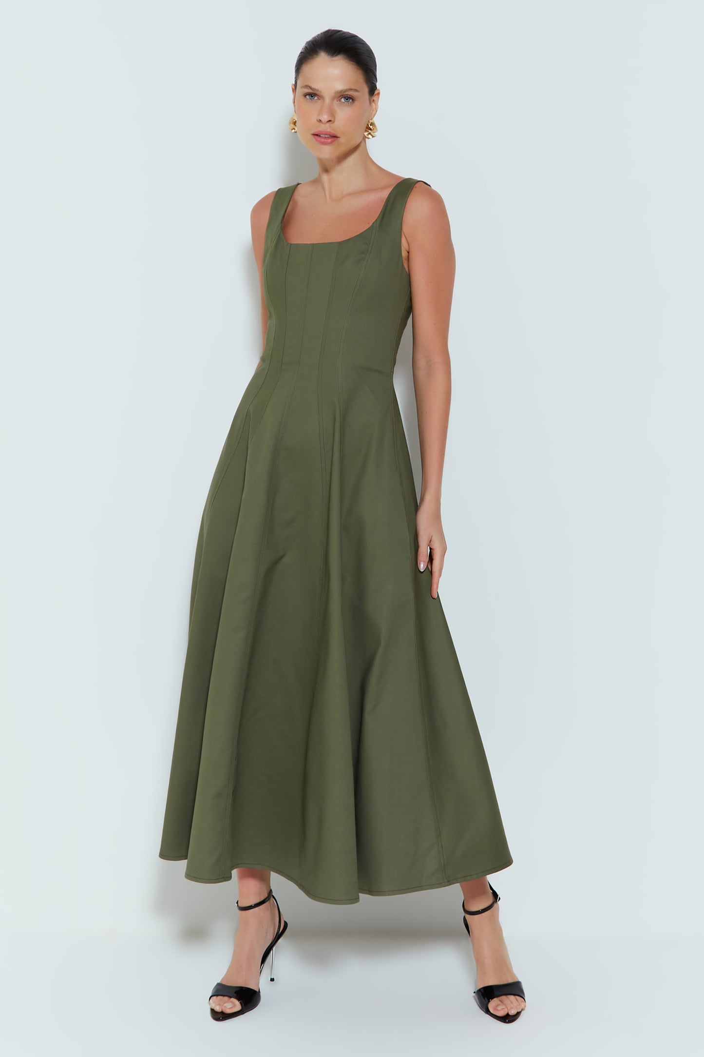 VESTIDO MIDI COM PESPONTO E BARRA AMPLA VERDE MILITAR