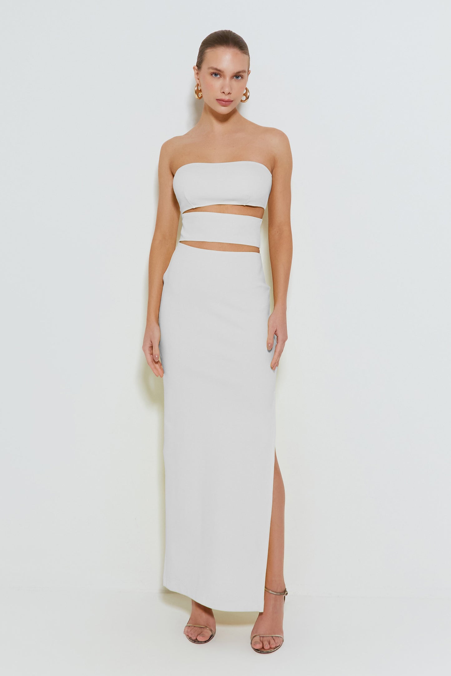 VESTIDO LONGO TOMARA QUE CAIA COM ABERTURAS OFF WHITE