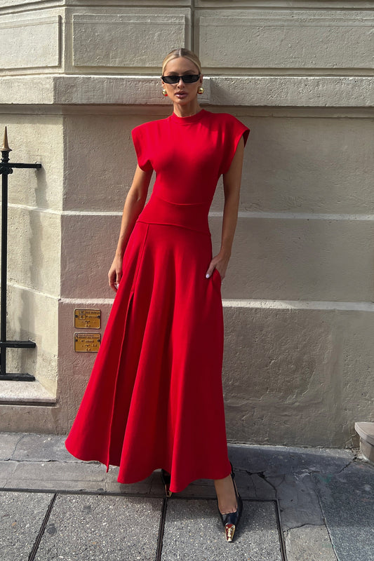 VESTIDO LONGO COM MANGA AMPLA E SAIA RODADA COM FENDA VERMELHO