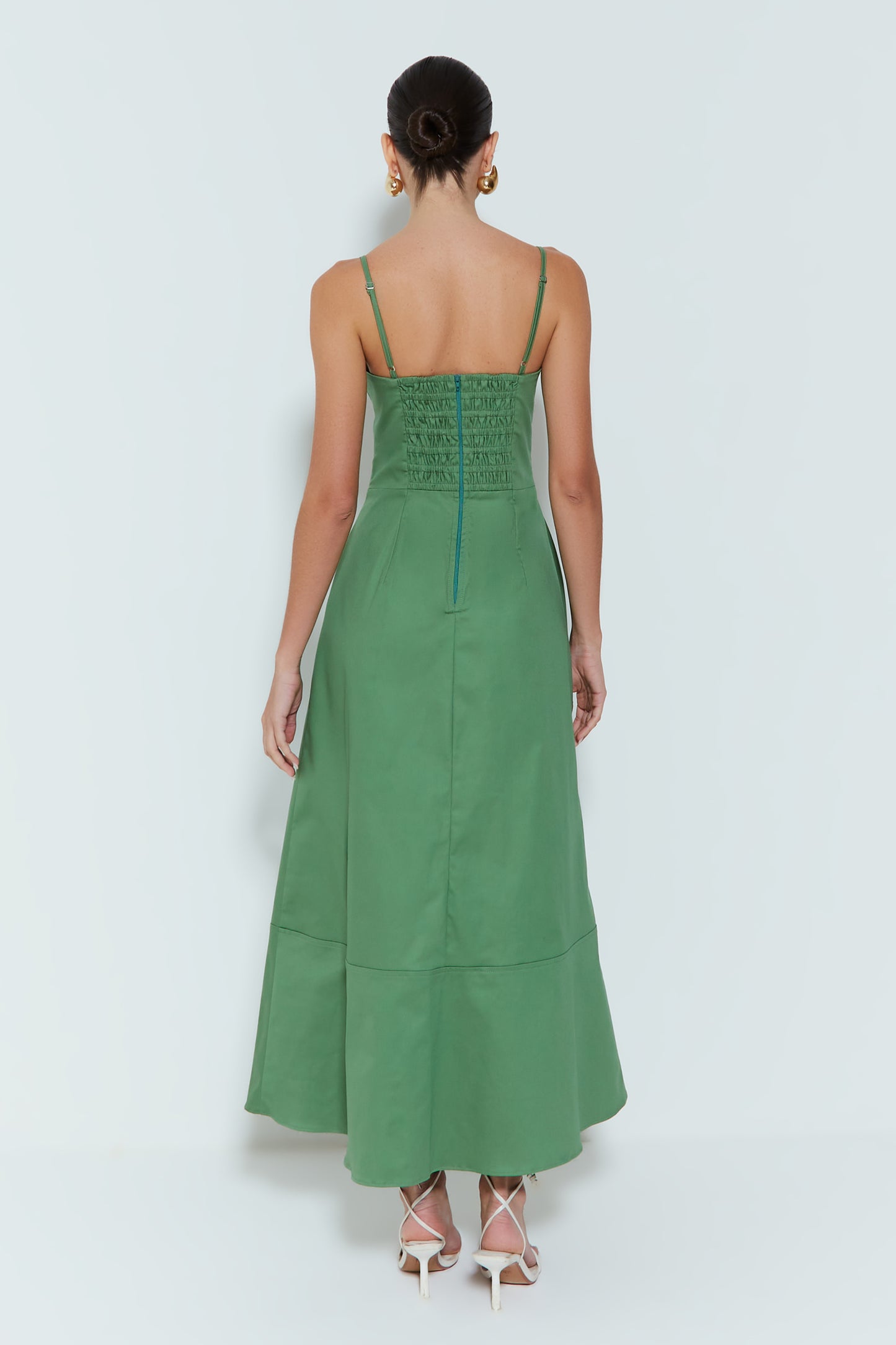 VESTIDO MIDI ESTRUTURADO COM DECOTE CORACAO VERDE HORTELA