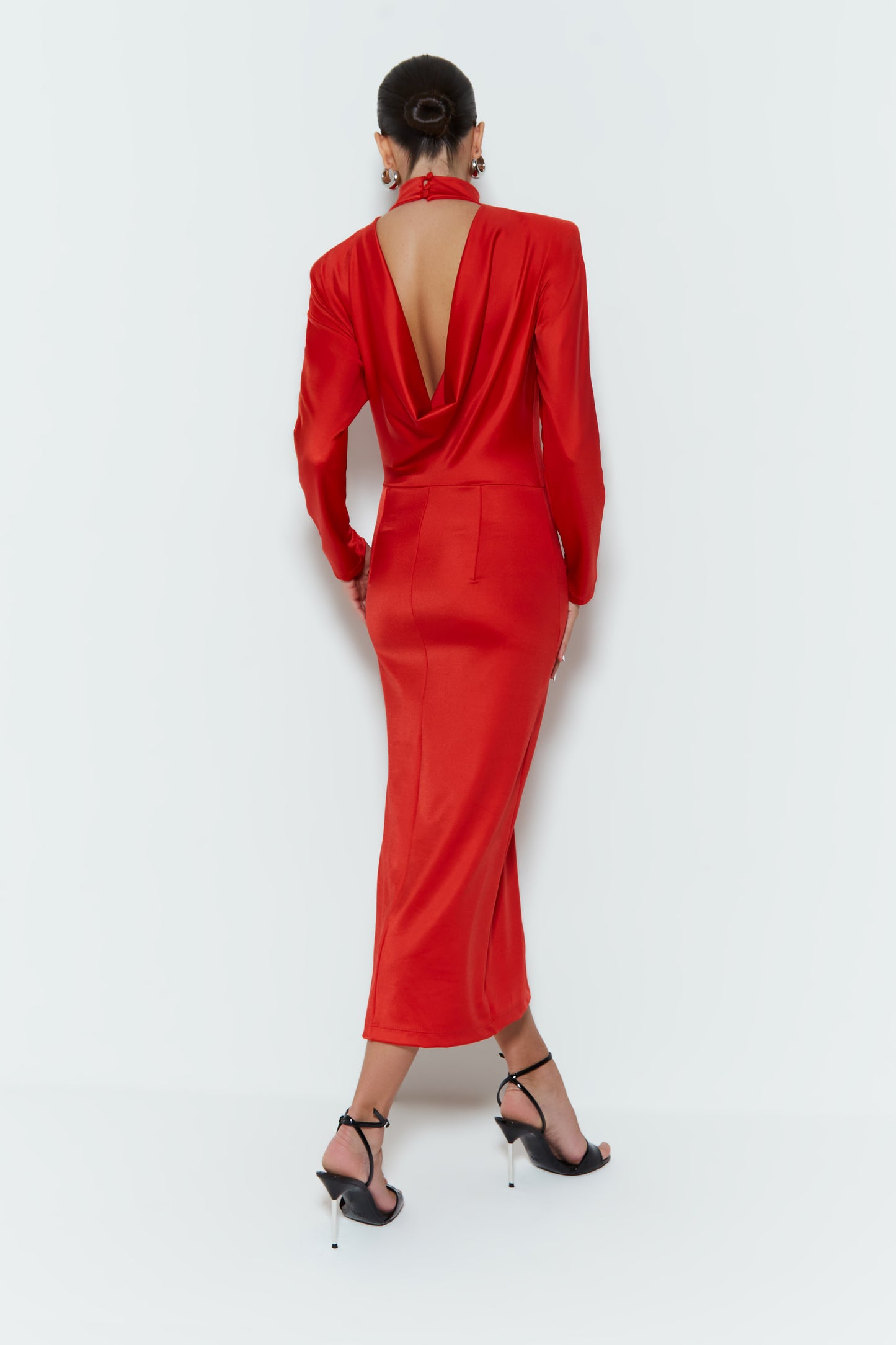 VESTIDO MIDI SCULPT GOLA ALTA E CAIMENTO COSTAS VERMELHO