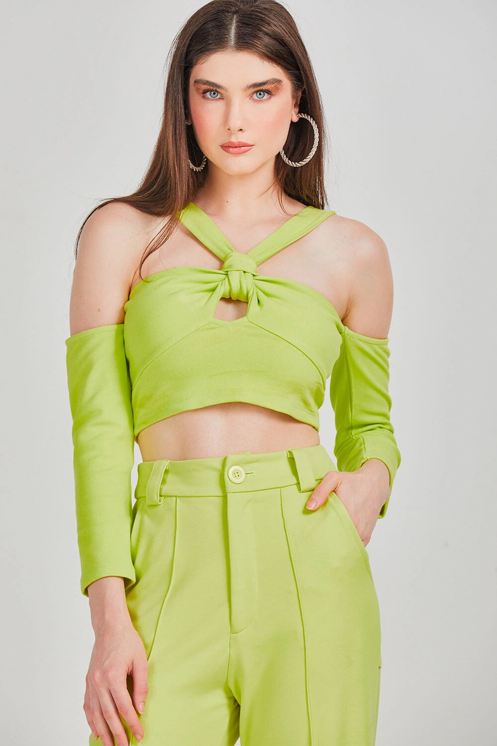 CROPPED MANGA LONGA  COM NO NO BUSTO VERDE FLUOR