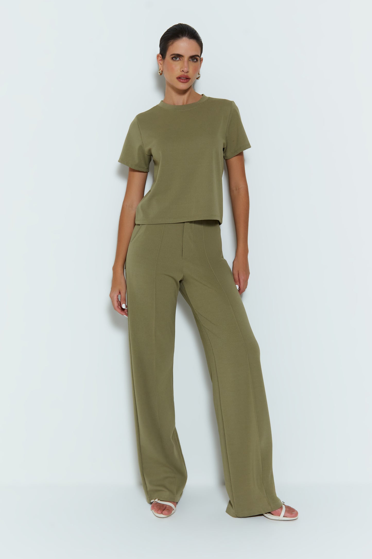 CALCA PANTALONA COM FRISOS VERDE MOSS